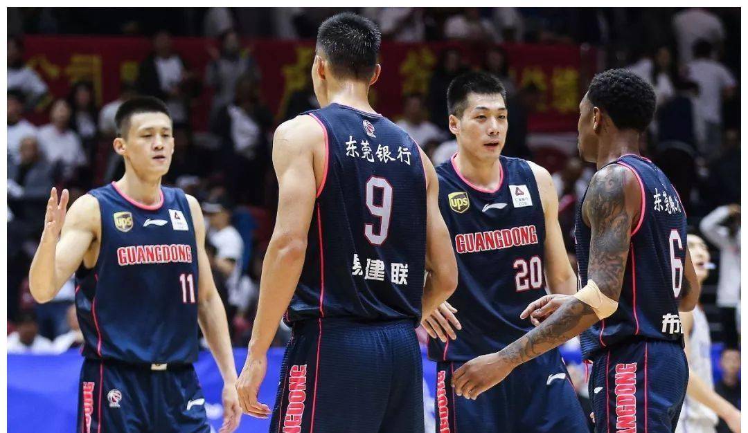 包含吉林火职足俱乐部球员为夺冠做出艰苦努力的词条