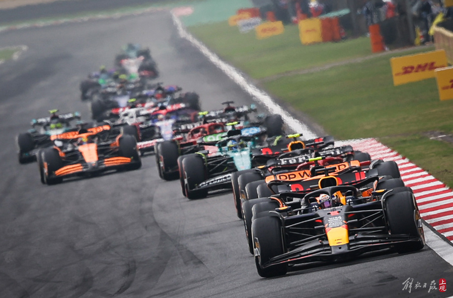 威廉姆斯横扫索伯车队,诺里斯统治全场 威廉姆斯横扫索伯车队,诺里斯统治全场