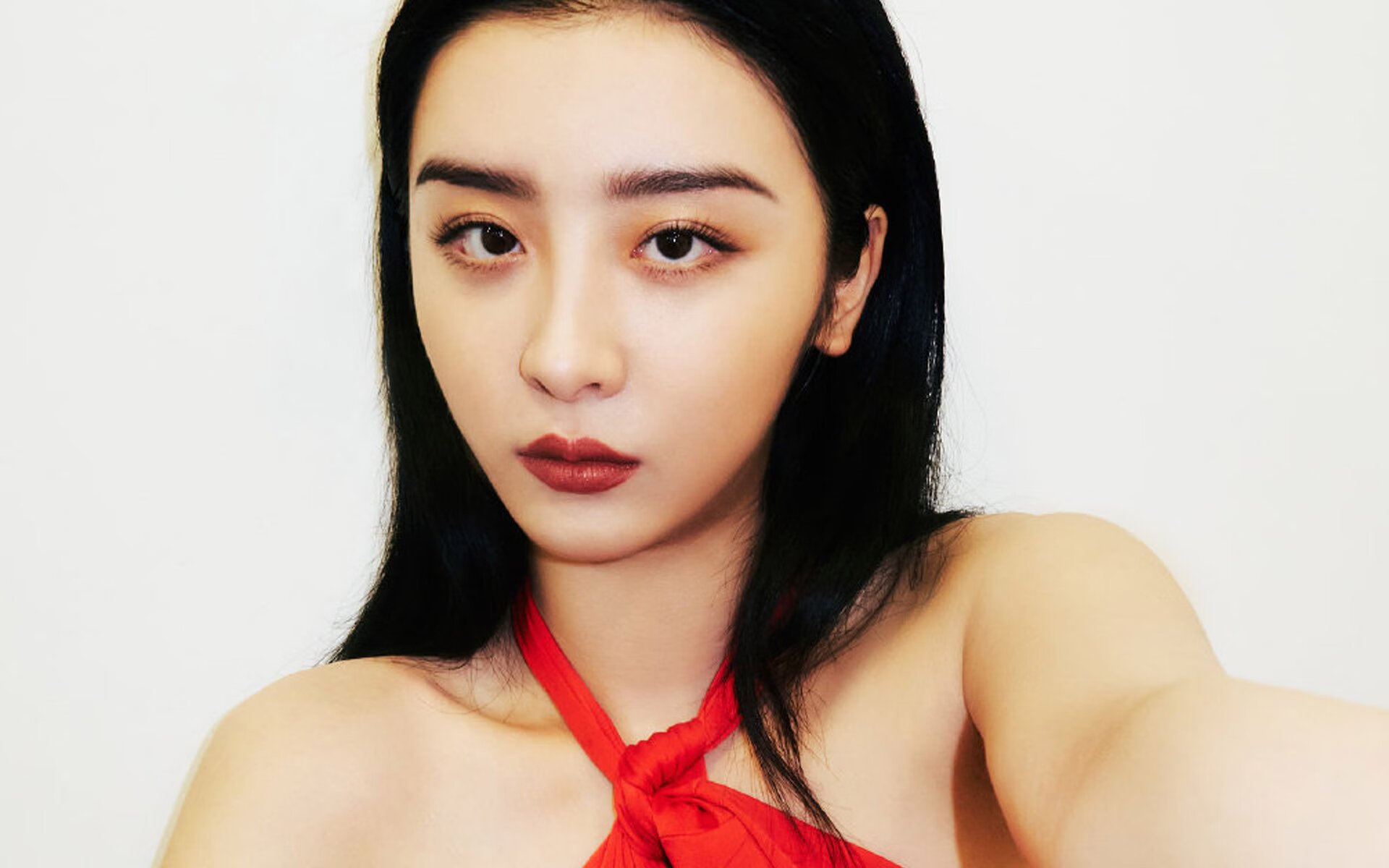 跨洋对决，爱德华兹爆发连斩得分，勇士轻取广东队