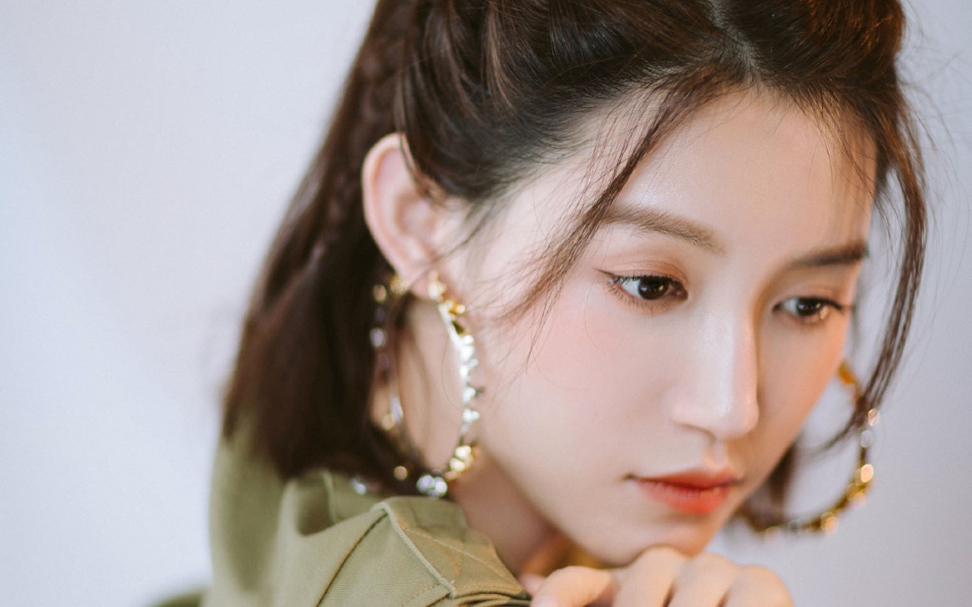 绝境重生!小贾伦-杰克逊率掘金上演20分惊天逆转,力克深圳队