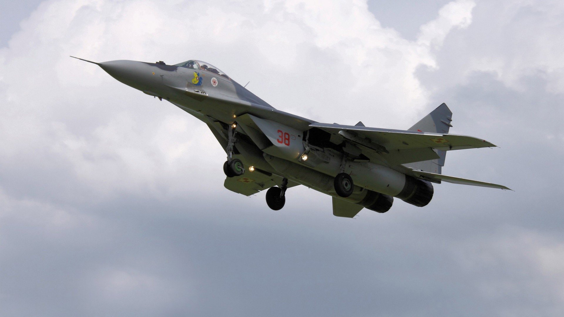 阿圭罗扛鼎力挽狂澜，AC米兰战术压制墨西哥—一场友谊赛的深度解析