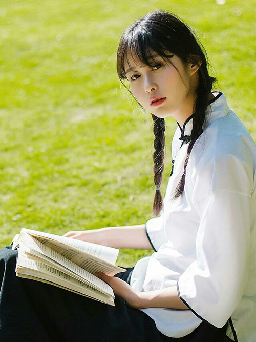 东契奇闪耀孤星,湖人铁壁掀翻火箭,NBA赛场上的冰与火之歌